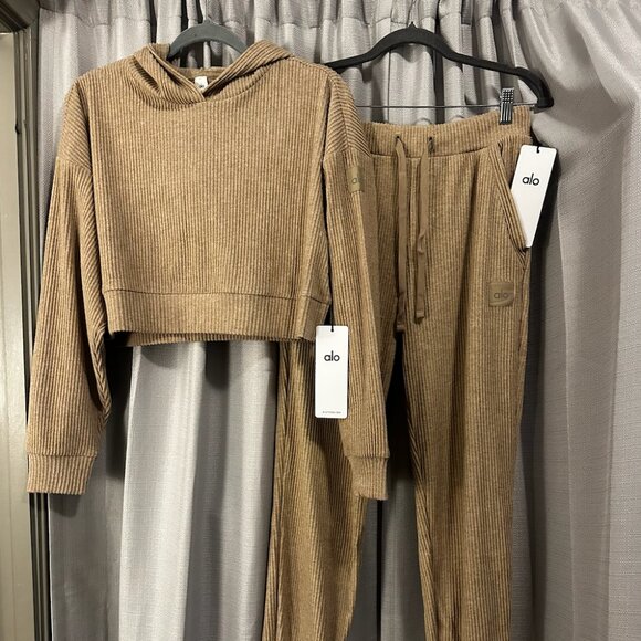 Alo Yoga Muse Hoodie & Sweatpant Set in Gravel Heather - NWT - Small/Medium - Picture 2 of 4